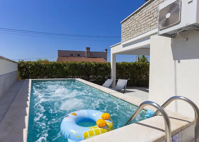 Lejlighed Dolce With Heated Pool Poreč