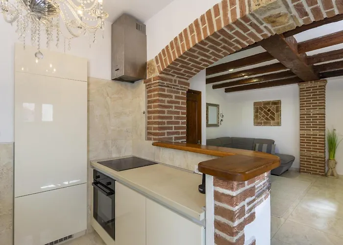 Dolce With Heated Pool Porec