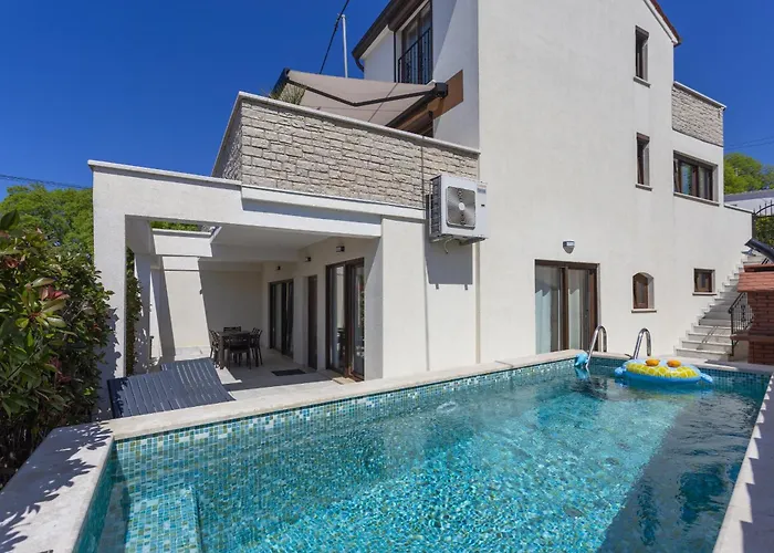 Apartman Dolce With Heated Pool