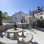 Dolce With Heated Pool Apartment Porec