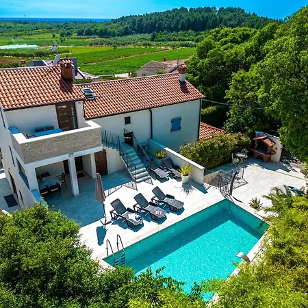 Dolce With Heated Pool بوريتش