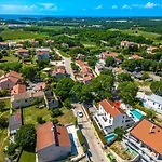 Appartement Dolce With Heated Pool