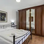 Dolce With Heated Pool Appartement Poreč