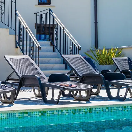 Dolce With Heated Pool Apartman Porec