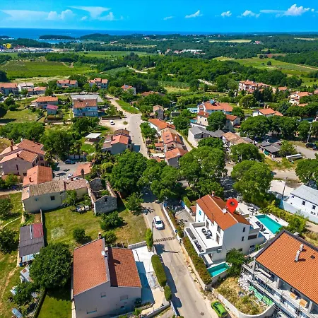 Apartman Dolce With Heated Pool