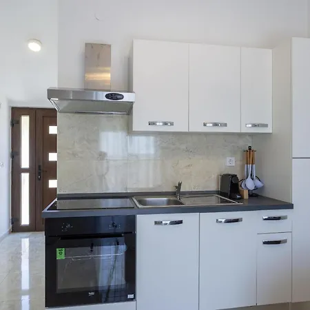 Dolce With Heated Pool Apartman *