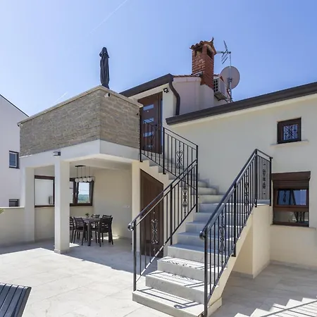 아파트 Dolce With Heated Pool