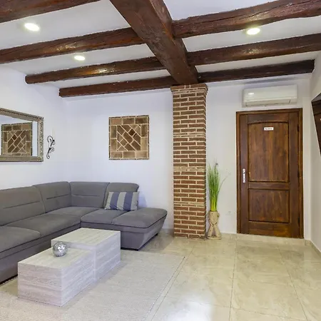 Dolce With Heated Pool Apartman *