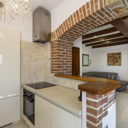 Dolce With Heated Pool Porec