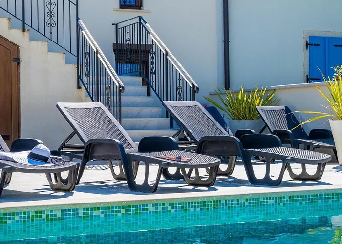 Dolce With Heated Pool 아파트 포레치