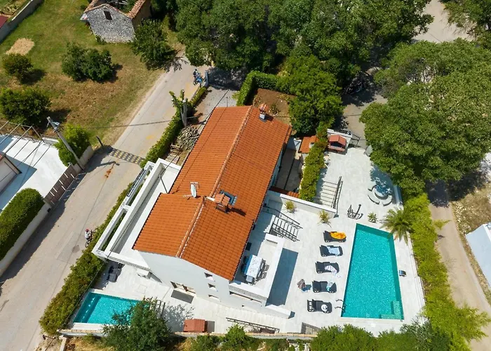 Dolce With Heated Pool *