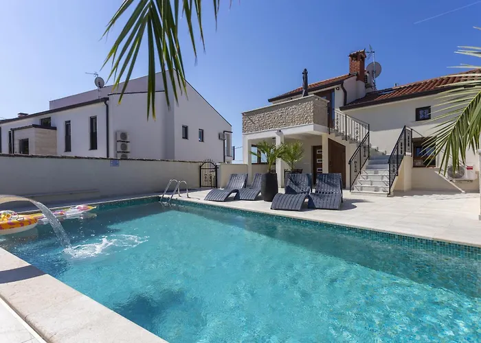 Dolce With Heated Pool 아파트