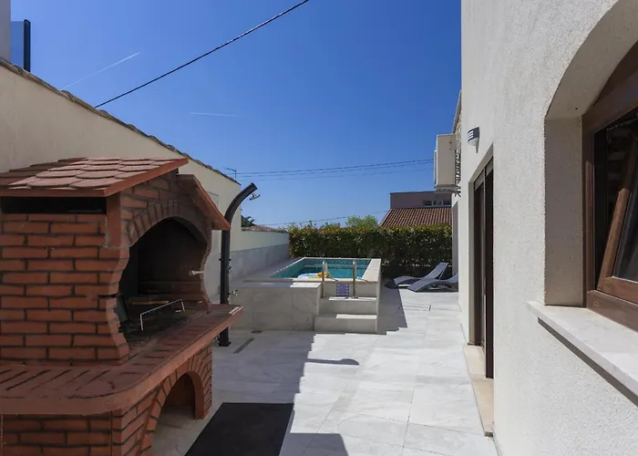 아파트 Dolce With Heated Pool *