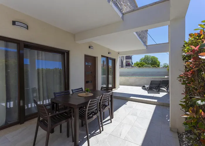 아파트 Dolce With Heated Pool *